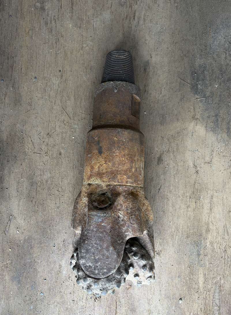 Tricon avec stabilisateur